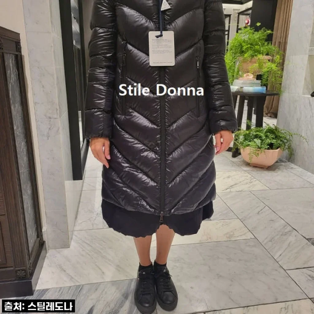 이 가격 실화?! 찐후기: MONCLER CAMBALES 블랙 롱 다운재킷, 품절되기 전에 무조건 겟하세요!