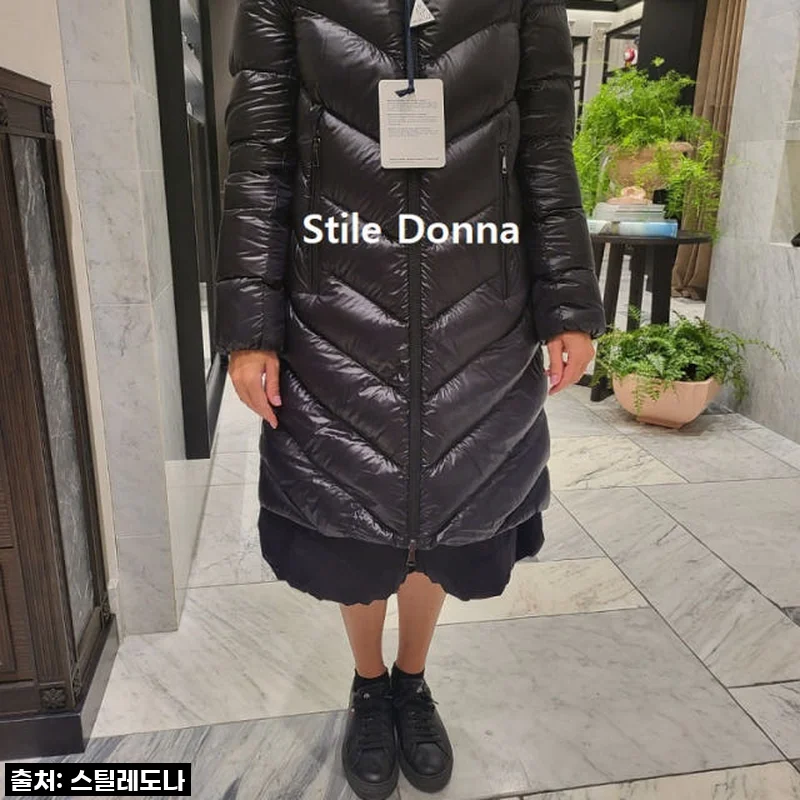 이 가격 실화?! 찐후기: MONCLER CAMBALES 블랙 롱 다운재킷, 품절되기 전에 무조건 겟하세요!