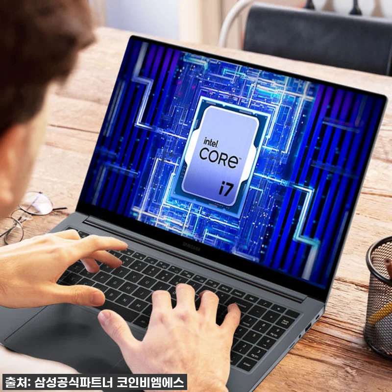 삼성 갤럭시북4 NT750XGR-A7 관련 이미지 1